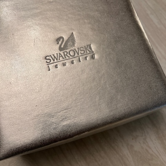 Pearl and Swarovski crystal tiara worn for wedding in original packaging - Picture 5 of 5